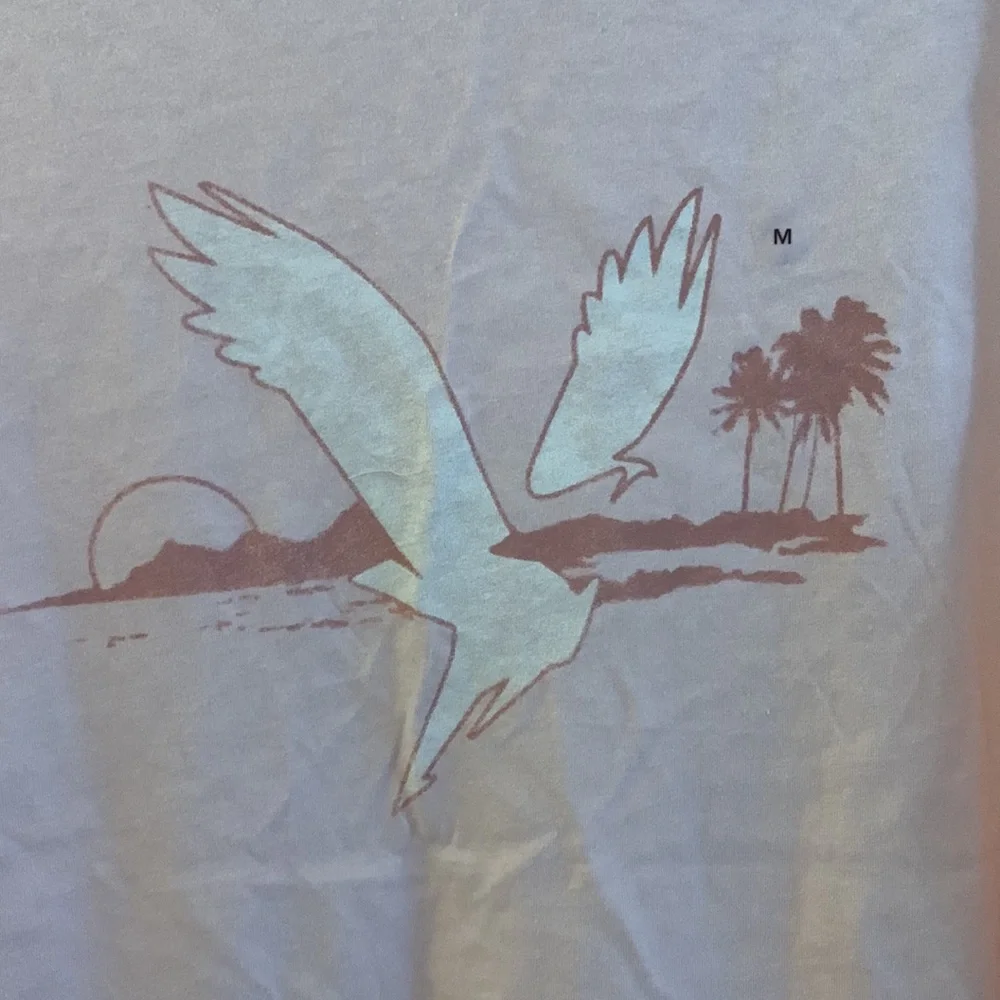 American Eagle Outfitters Pink Short Sleeve Tee with Botanical Design - NWOT